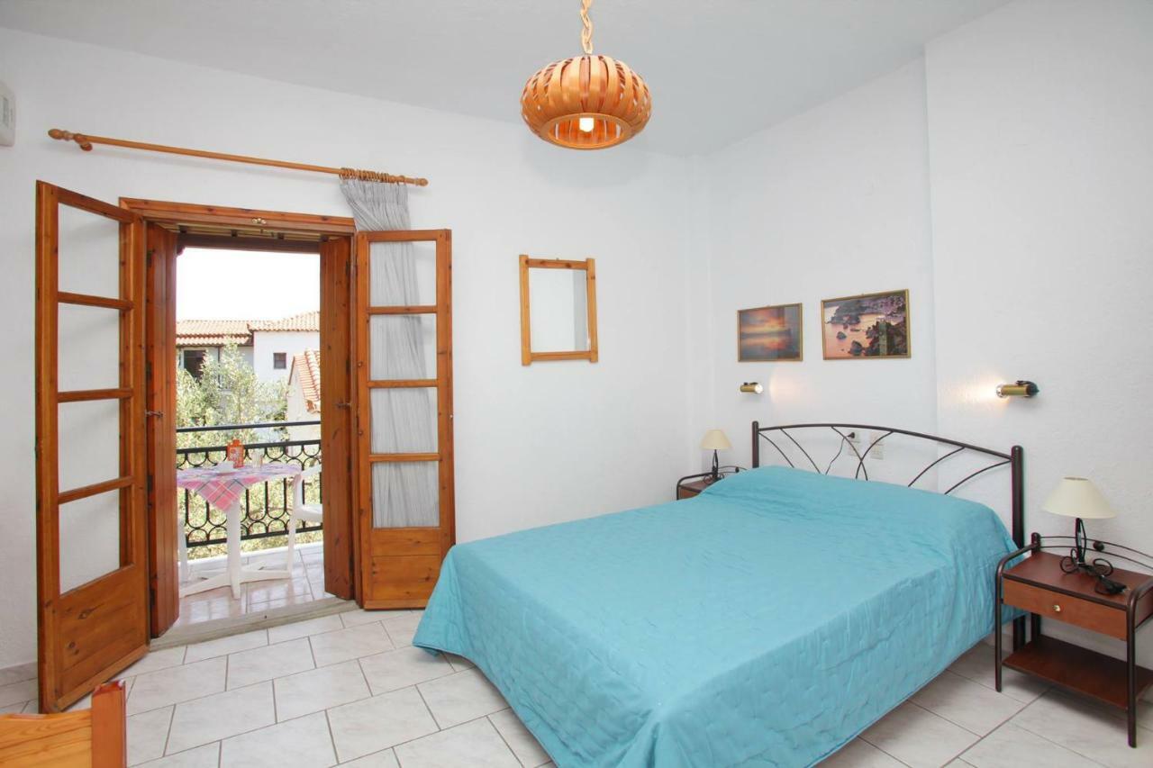 Apartment Stafylos Studios *